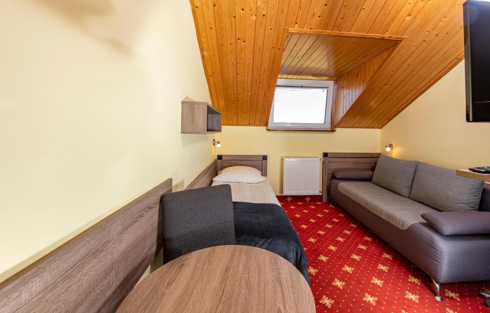 Domki, Apartamenty I Restauracja Wloczega Гонски Экстерьер фото