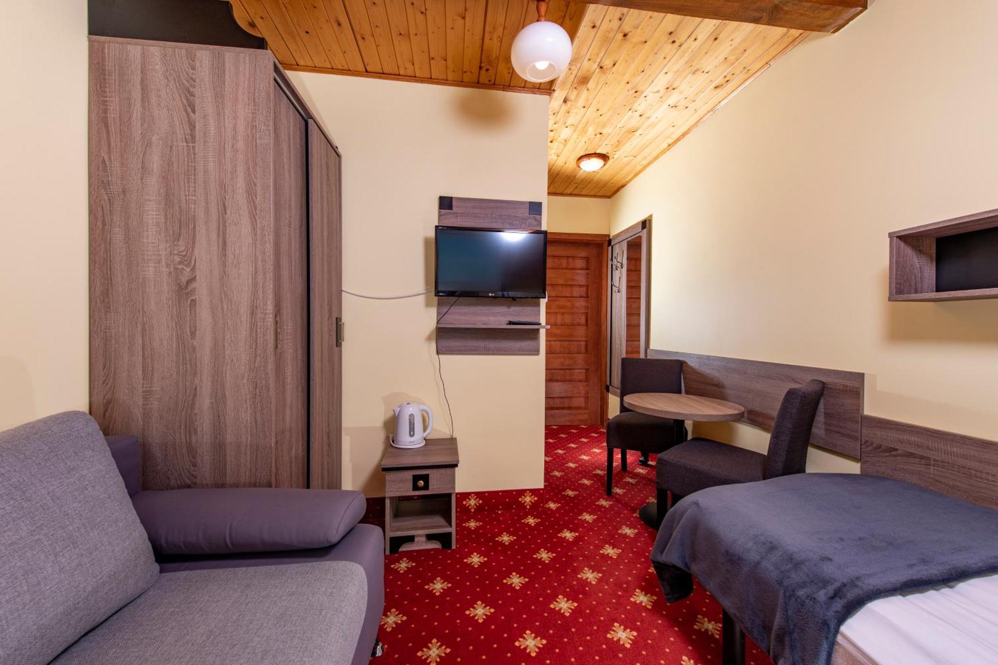 Domki, Apartamenty I Restauracja Wloczega Гонски Экстерьер фото